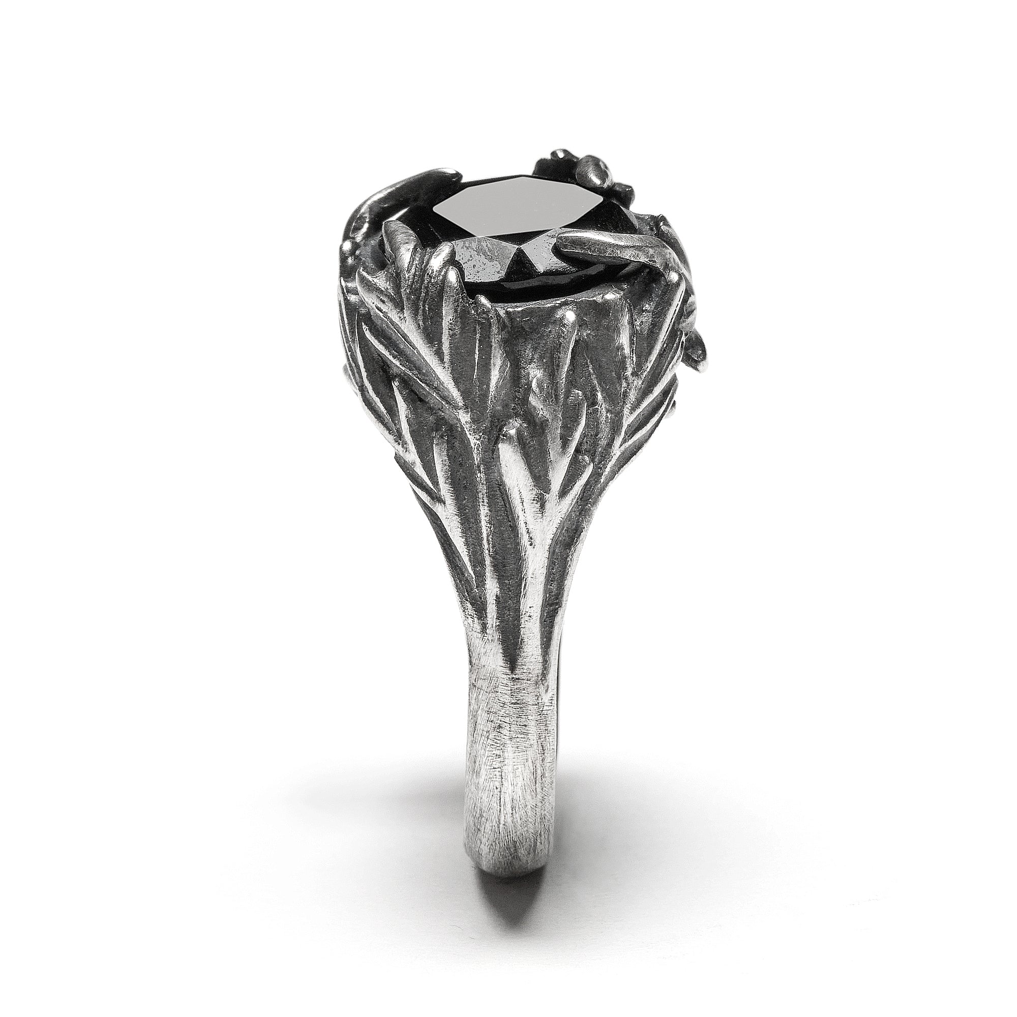 The Mugwort Divination Ring. Onyx. *Limited*