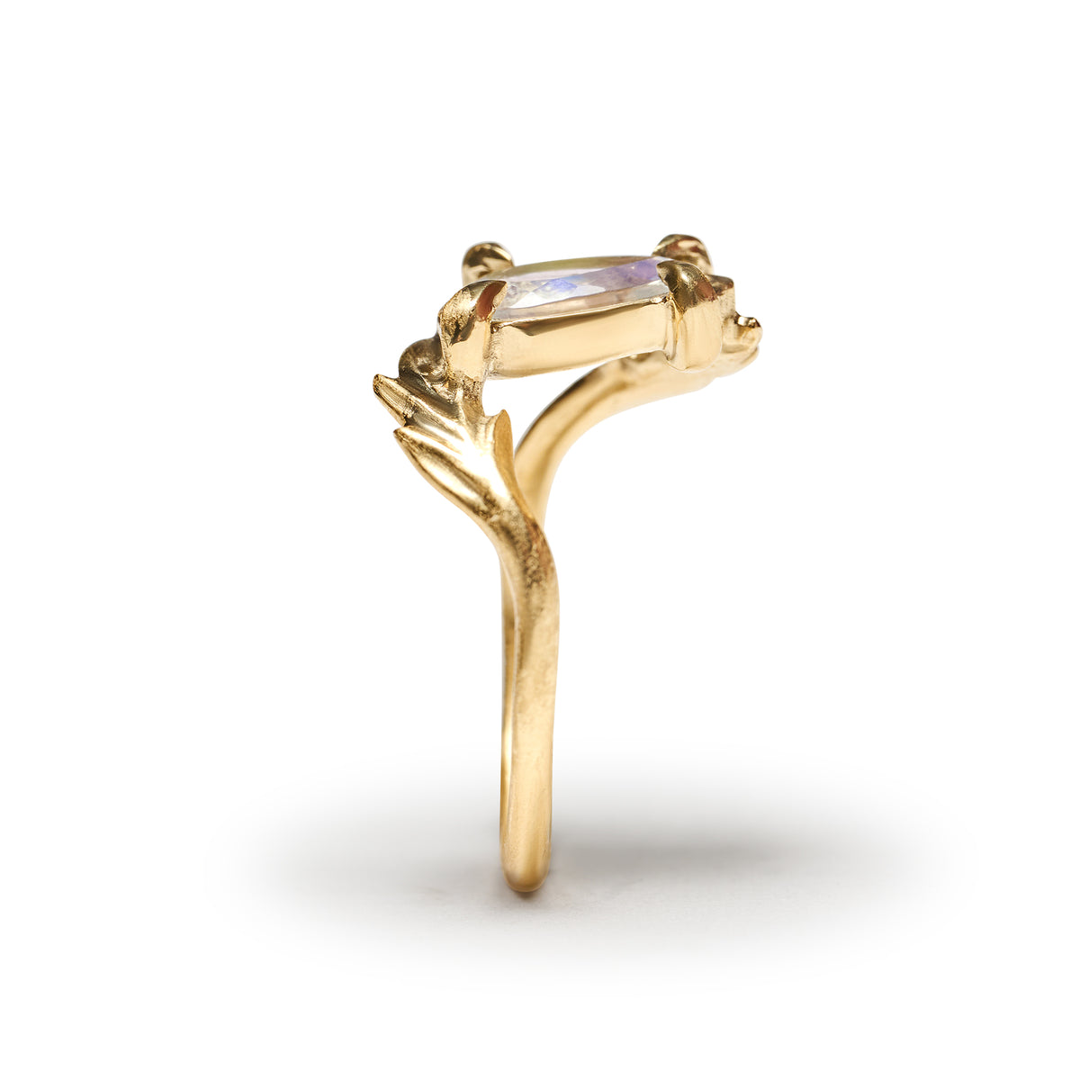 The Dreaming Stone. 18K Yellow Gold Rainbow Fire Moonstone Ring. Size 5.5.