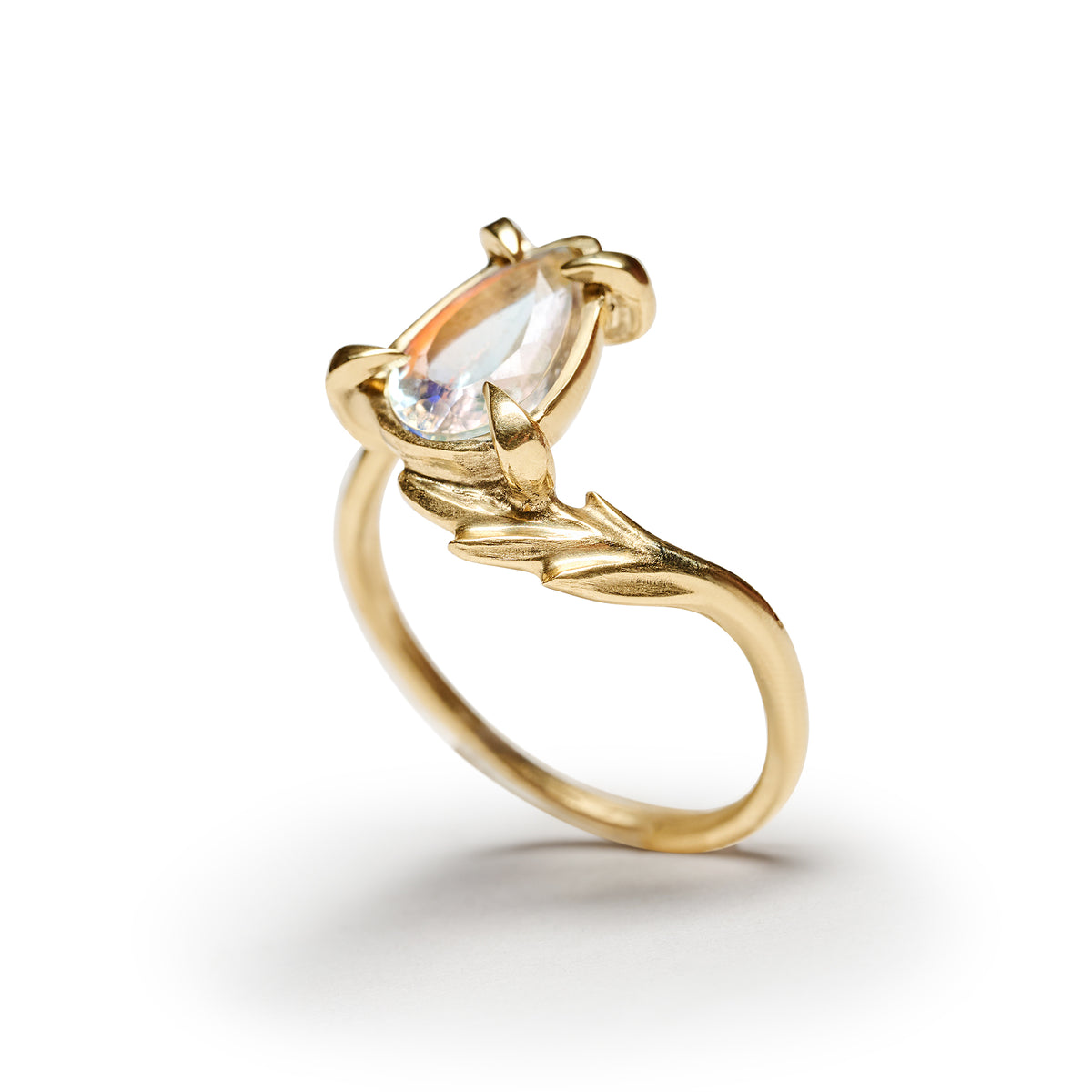 The Dreaming Stone. 18K Yellow Gold Rainbow Fire Moonstone Ring. Size 5.5.