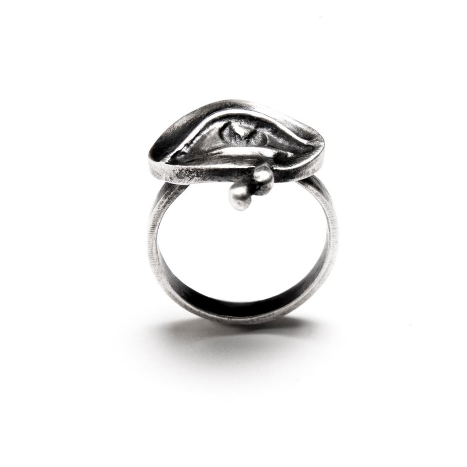 Medium Mourning Eye. Silver Tears. Ring.