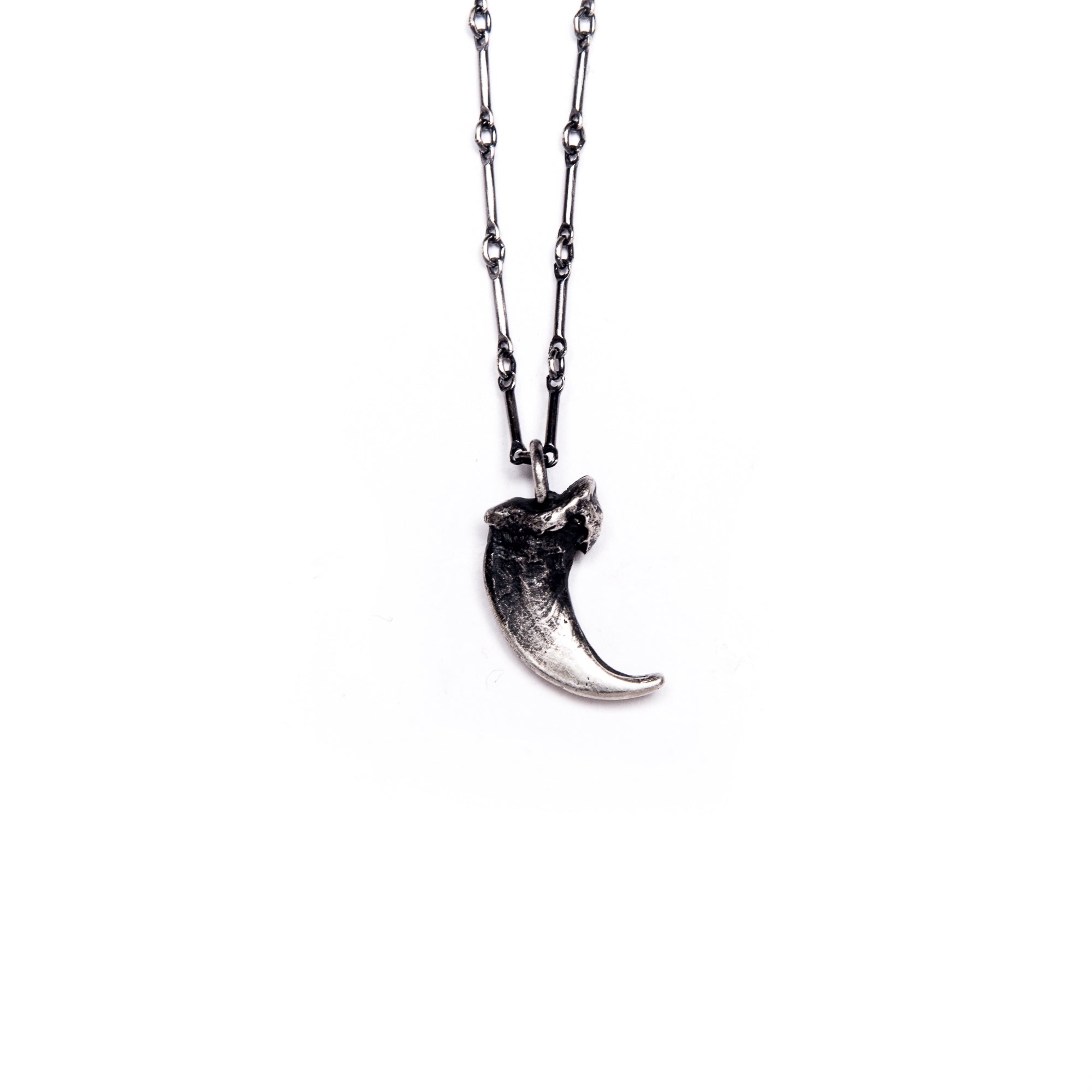 The cunning quickness. Part II. Fox claw necklace.