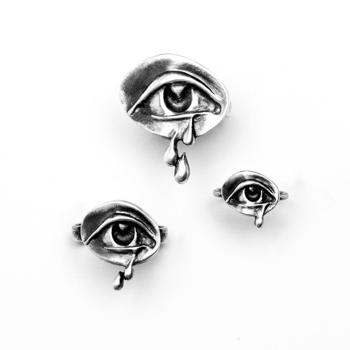 Small Mourning Eye. Silver Tears. Ring.