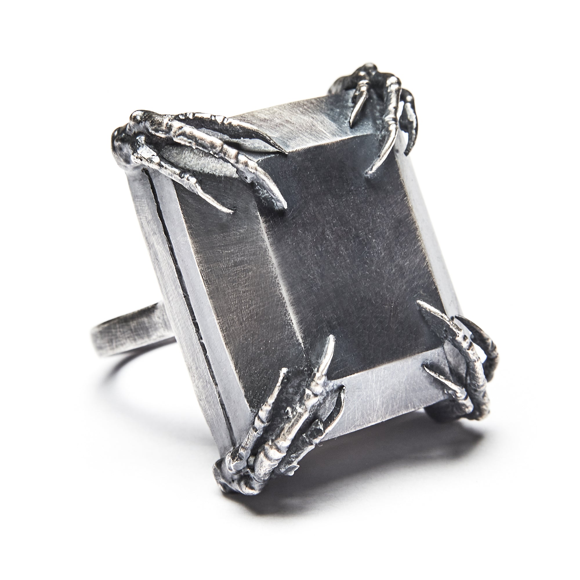 Lydia Ring.